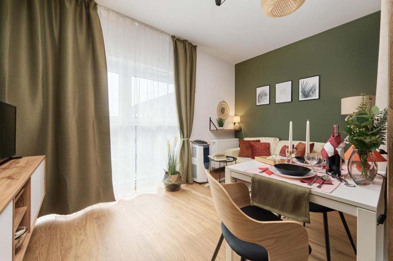 City Panorama Studio Apartments Jaworska 4 By Noclegi Renters Breslavia Esterno foto