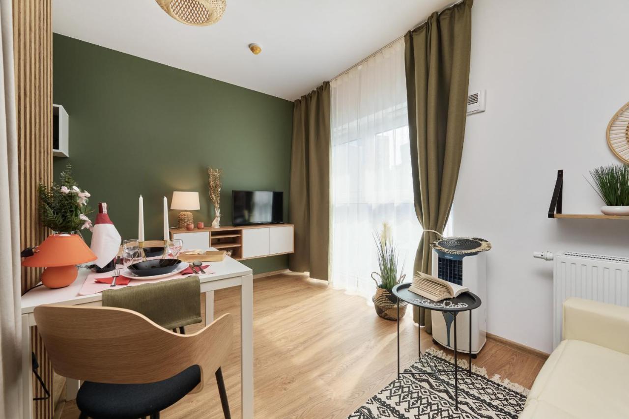 City Panorama Studio Apartments Jaworska 4 By Noclegi Renters Breslavia Esterno foto